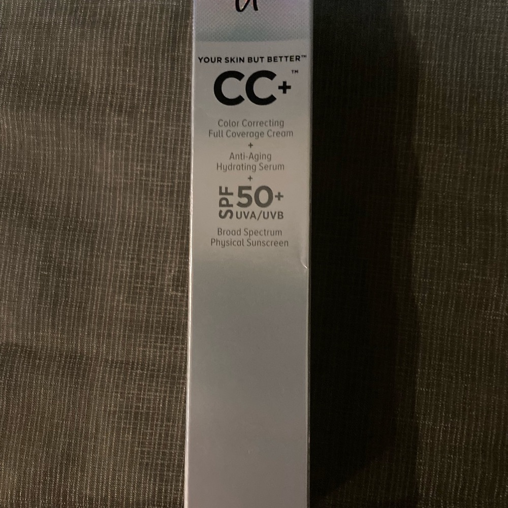 Color correcting cream by it !
